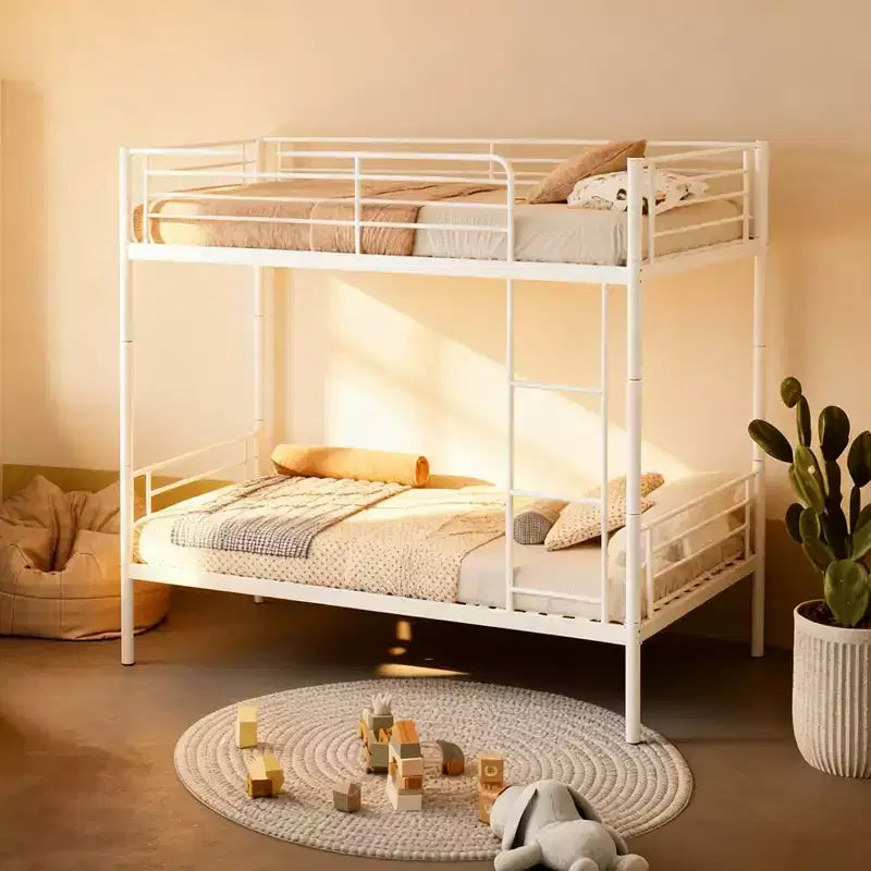 Letto a castello in metallo resistente Okak Twin Size con scalette e sponda alta, struttura letto contemporanea per camera da letto, appartamenti